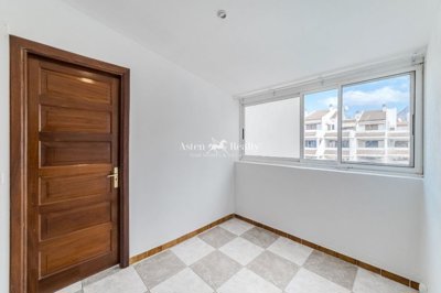 21642938