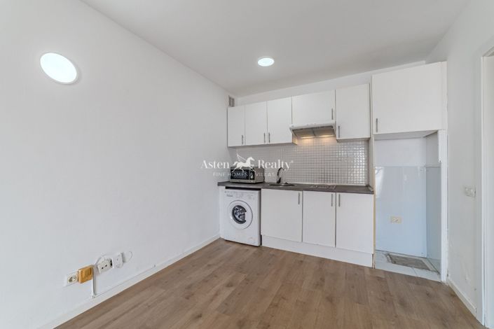 Image No.8-Studio for sale