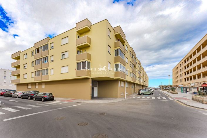 Image No.1-3 Bed Flat for sale
