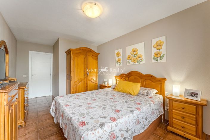 Image No.18-3 Bed Flat for sale