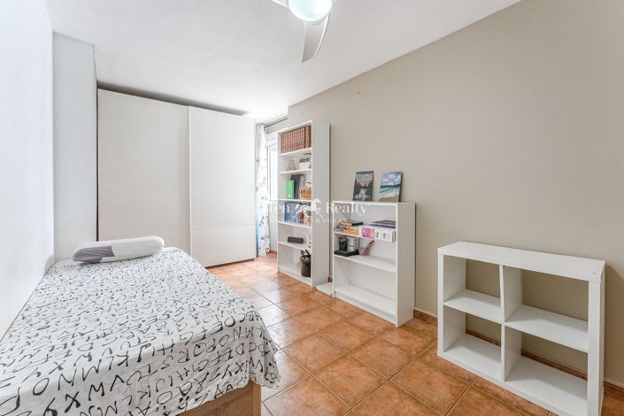 Image No.20-3 Bed Flat for sale