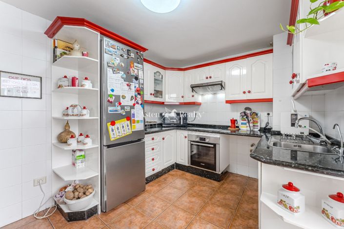 Image No.3-3 Bed Flat for sale