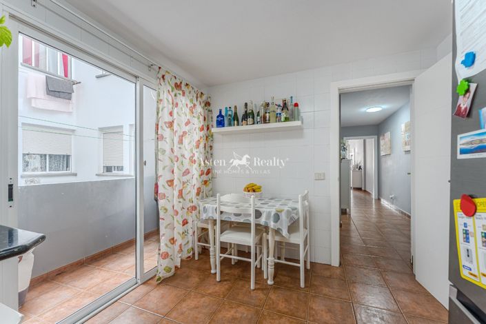 Image No.5-3 Bed Flat for sale