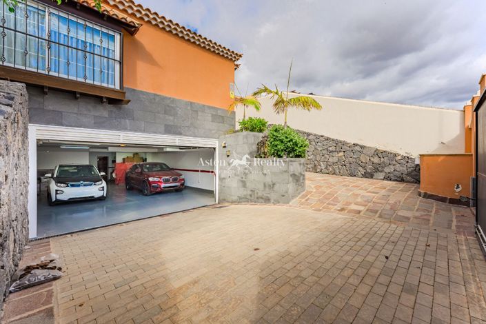 Image No.4-4 Bed Villa for sale