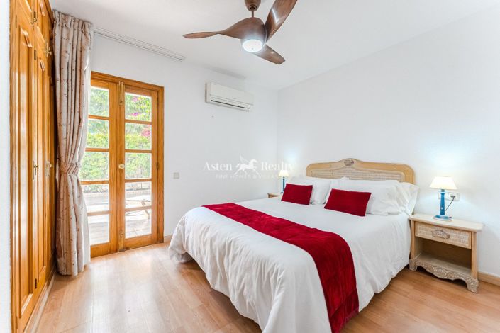 Image No.10-3 Bed Apartment for sale