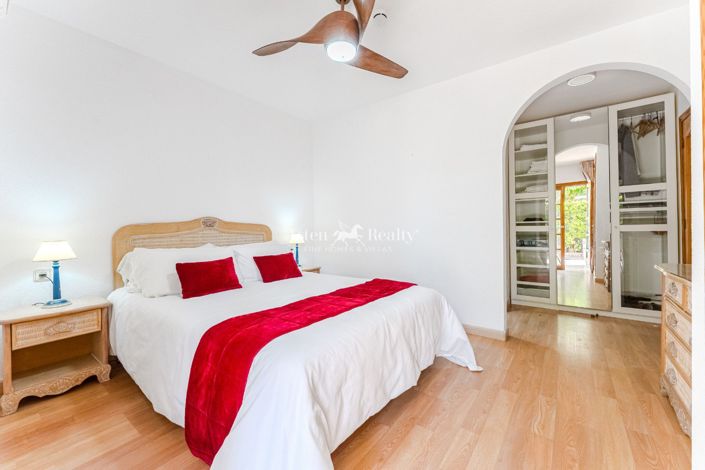 Image No.12-3 Bed Apartment for sale