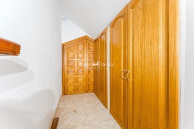 21839608