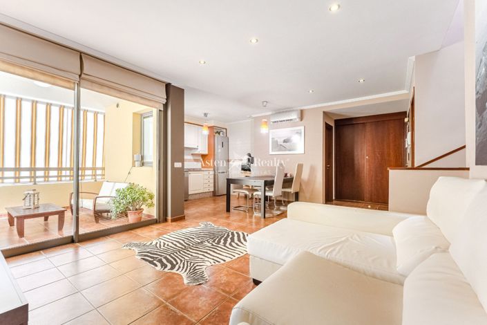Image No.1-2 Bed House for sale