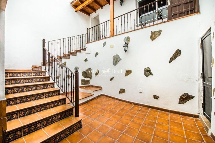 Image No.13-3 Bed House for sale