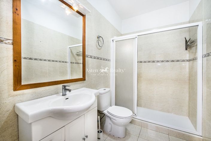 Image No.18-3 Bed House for sale