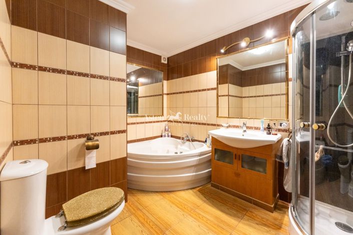 Image No.16-11 Bed Villa for sale