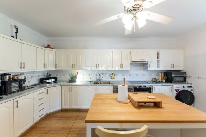 Image No.22-11 Bed Villa for sale