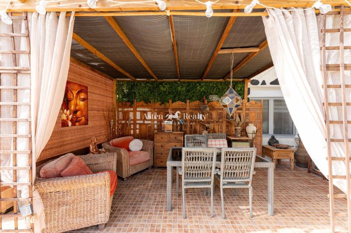 Image No.32-11 Bed Villa for sale