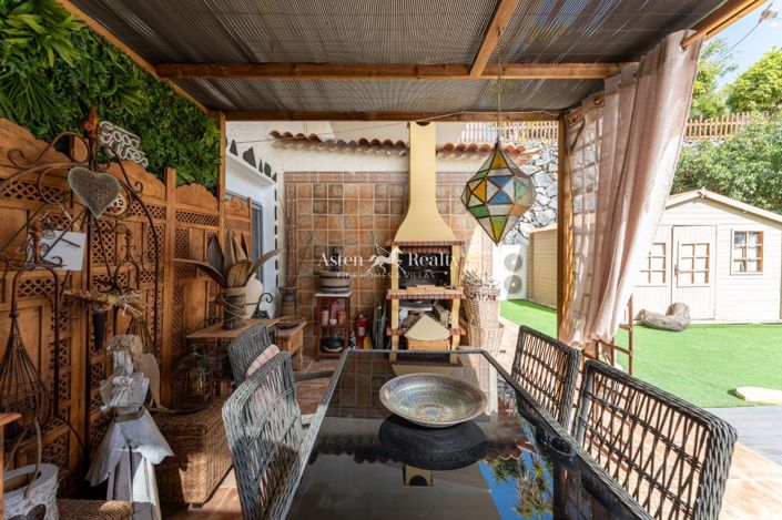 Image No.33-11 Bed Villa for sale