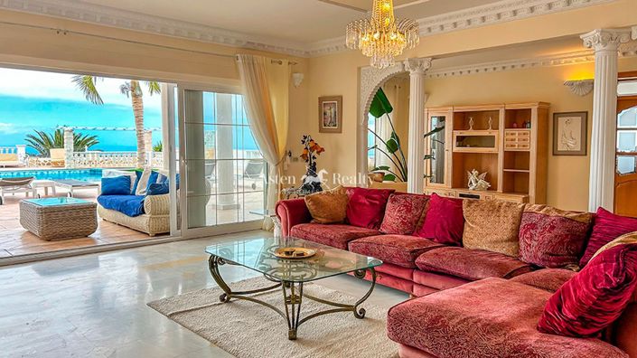 Image No.75-11 Bed Villa for sale