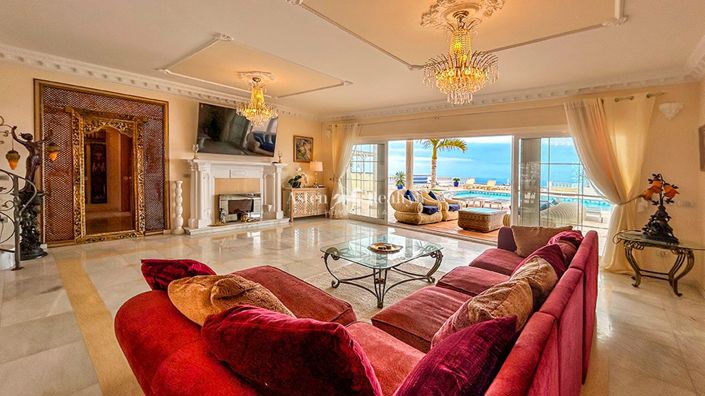 Image No.76-11 Bed Villa for sale