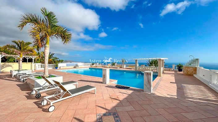 Image No.78-11 Bed Villa for sale