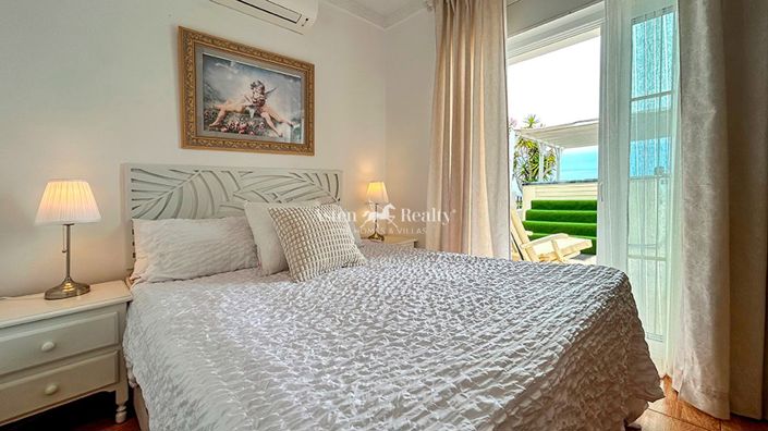 Image No.81-11 Bed Villa for sale