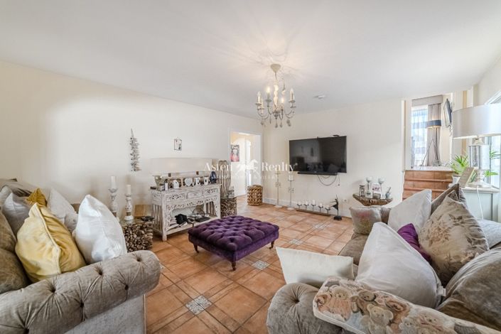 Image No.10-3 Bed Villa for sale