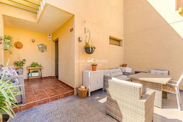 Image No.2-3 Bed House for sale