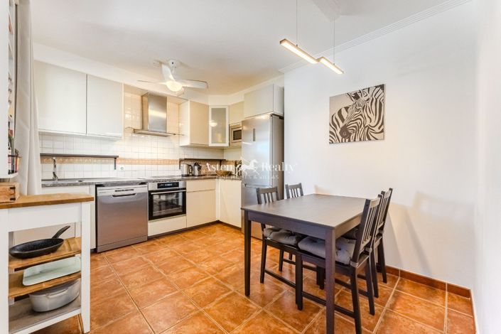 Image No.6-3 Bed House for sale