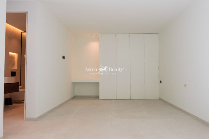 Image No.20-4 Bed Villa for sale