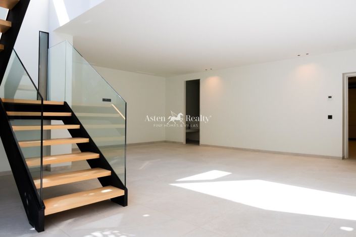 Image No.23-4 Bed Villa for sale