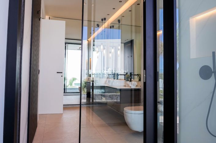 Image No.25-4 Bed Villa for sale