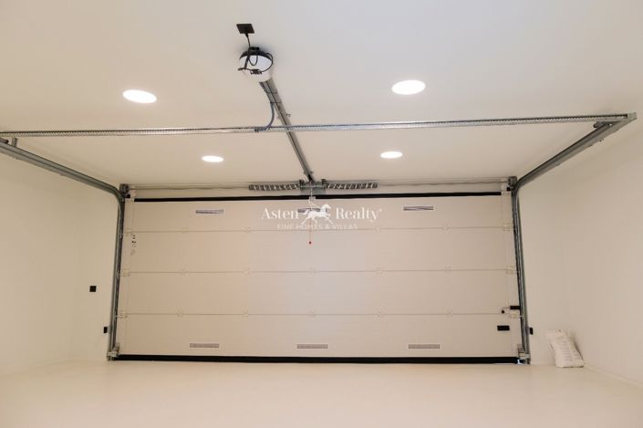 Image No.27-4 Bed Villa for sale