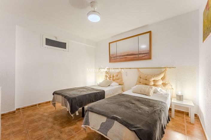 Image No.13-4 Bed House for sale