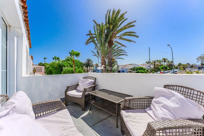 Image No.20-4 Bed House for sale