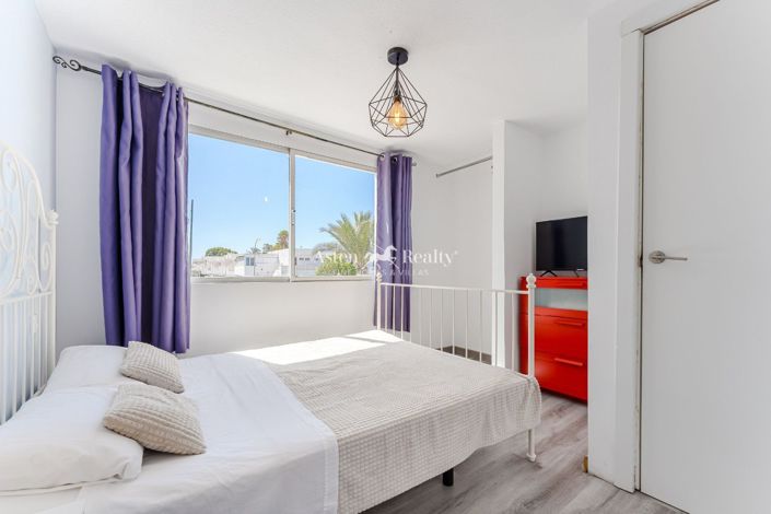 Image No.21-4 Bed House for sale