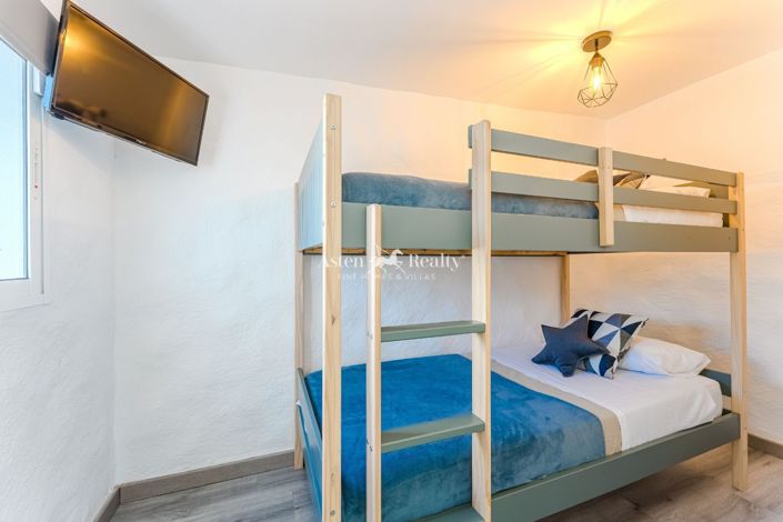 Image No.24-4 Bed House for sale