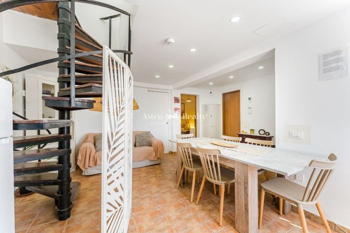 Image No.5-4 Bed House for sale