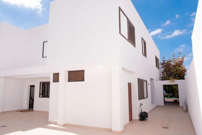 Image No.17-5 Bed Villa for sale