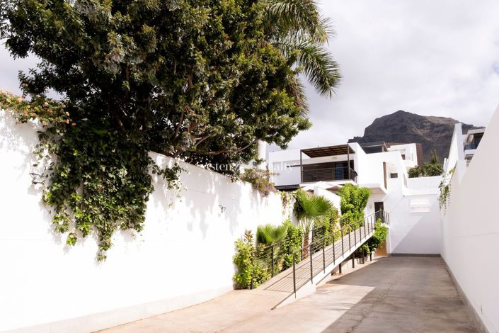 Image No.32-5 Bed Villa for sale