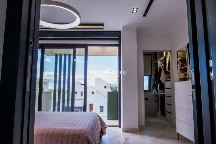 Image No.23-4 Bed Villa for sale