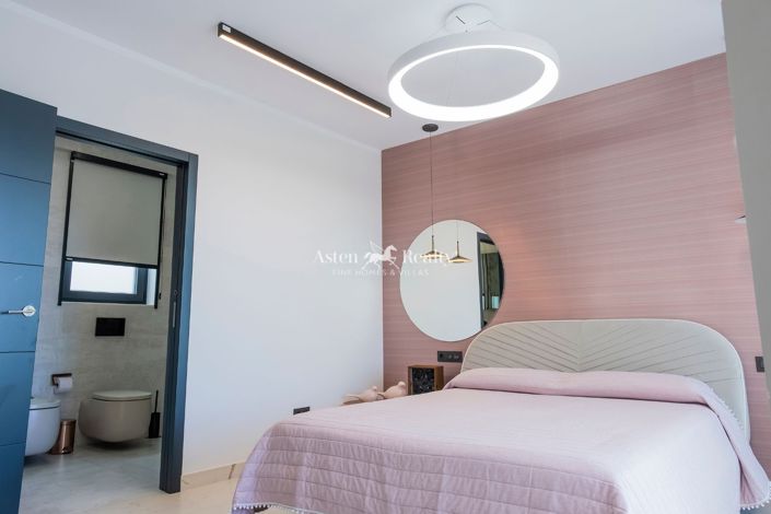 Image No.24-4 Bed Villa for sale