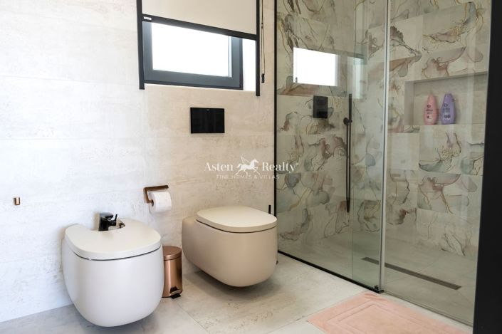 Image No.27-4 Bed Villa for sale