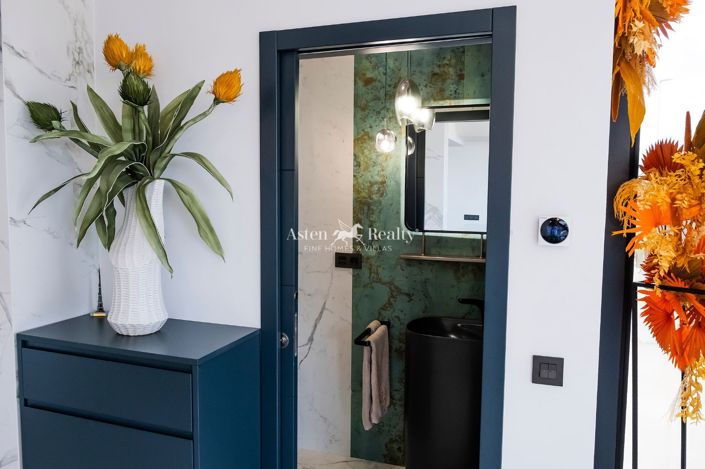 Image No.9-4 Bed Villa for sale