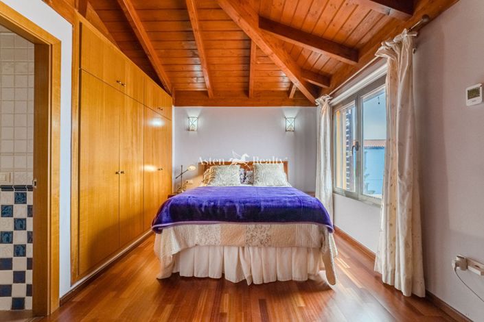 Image No.42-4 Bed Villa for sale