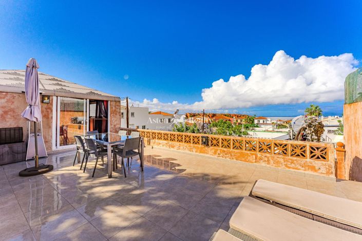 Image No.1-2 Bed House for sale