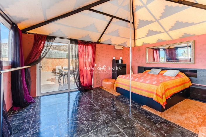 Image No.14-2 Bed House for sale