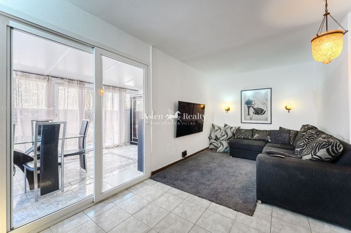 Image No.5-2 Bed House for sale