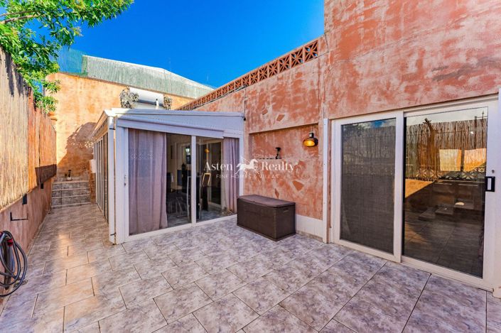 Image No.8-2 Bed House for sale