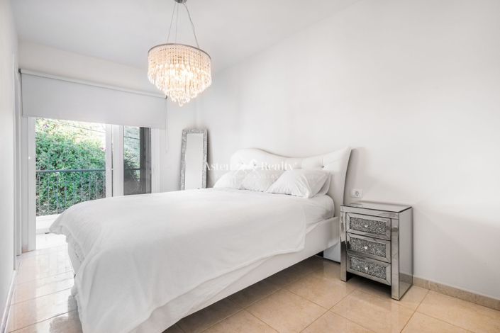 Image No.10-3 Bed Flat for sale