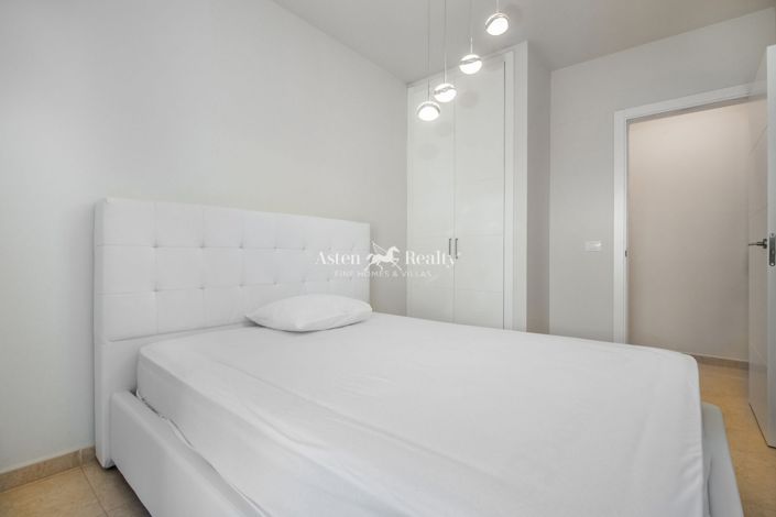 Image No.13-3 Bed Flat for sale