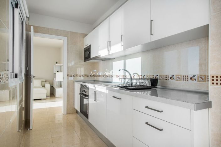 Image No.18-3 Bed Flat for sale