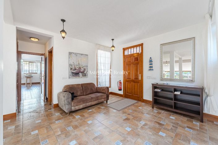 Image No.10-6 Bed Villa for sale