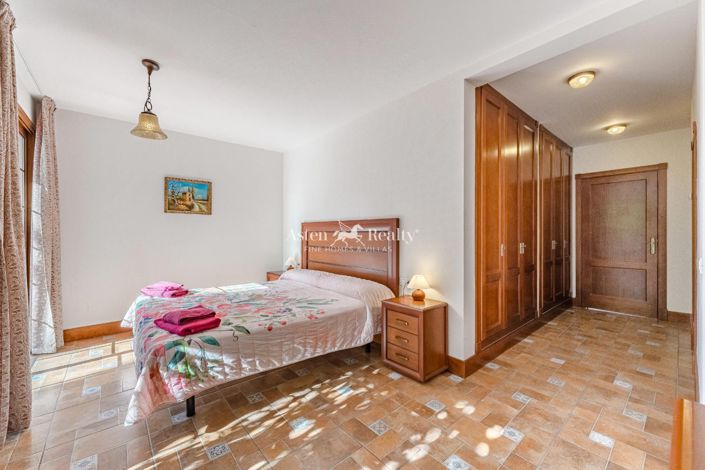 Image No.12-6 Bed Villa for sale